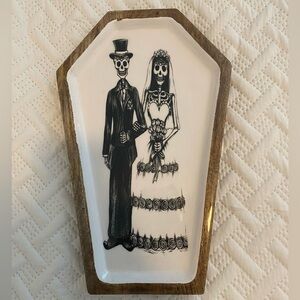 ✨CLEARANCE✨ Halloween Bride and Groom Coffin Shaped Platter NWT